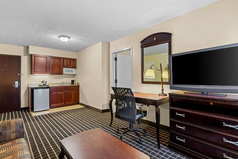 King Suite - Non-Smoking image 1