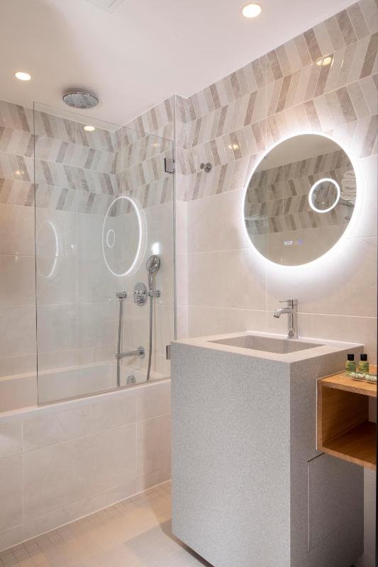 Communicating rooms - 6 people image 2