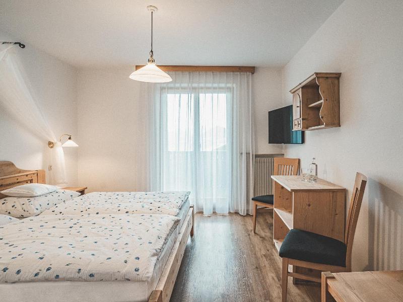 Standard Double Room image 4
