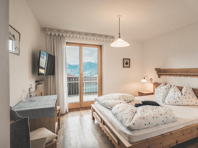 Standard Double Room image 2