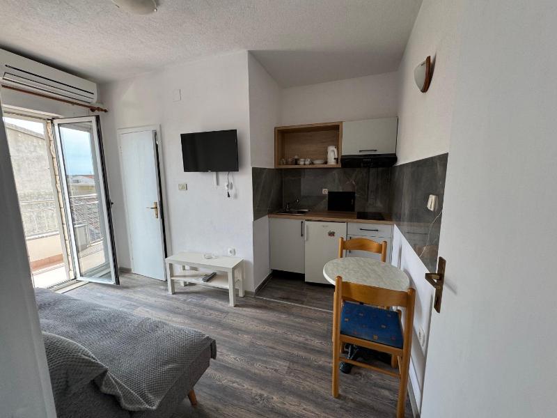 Apartment Makarska M&I FREE PRIVATE PARKING - image 11