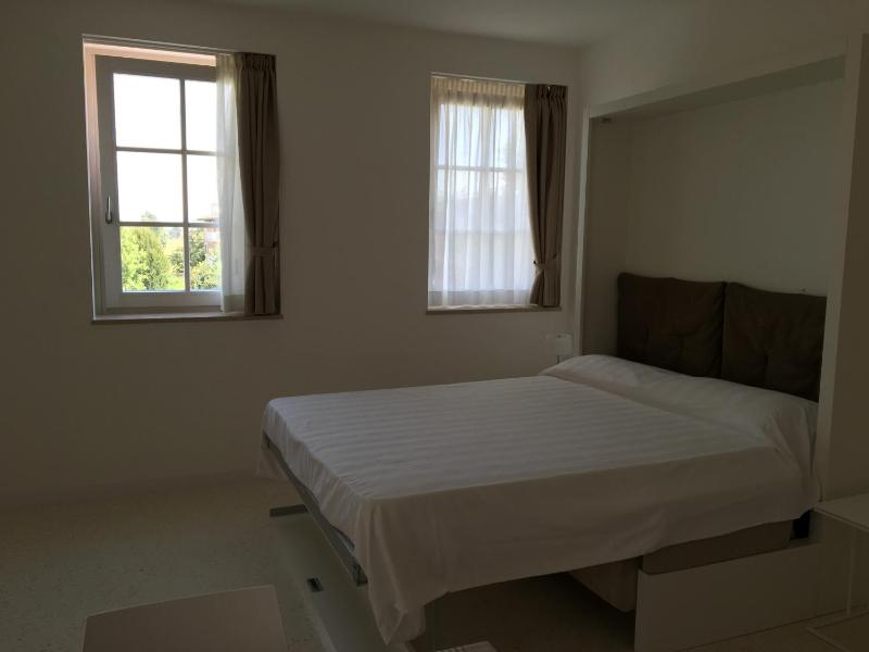 One-Bedroom Apartment image 2
