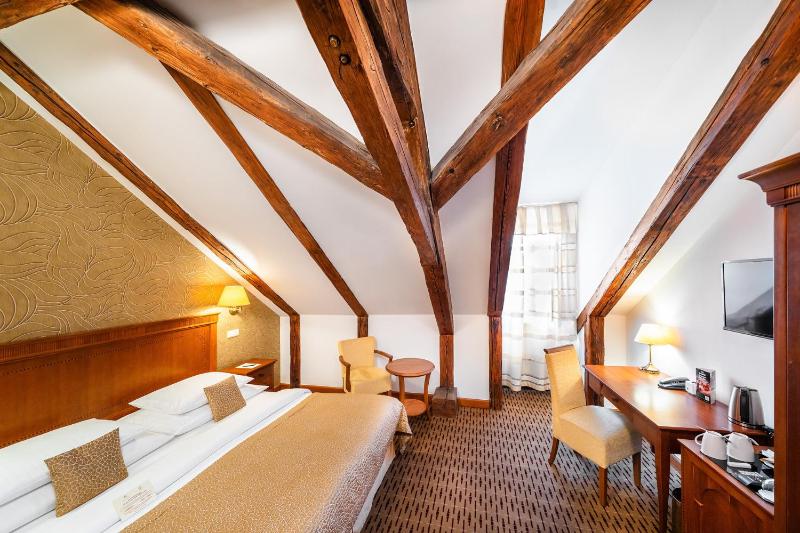 Superior Double or Twin Room image 4