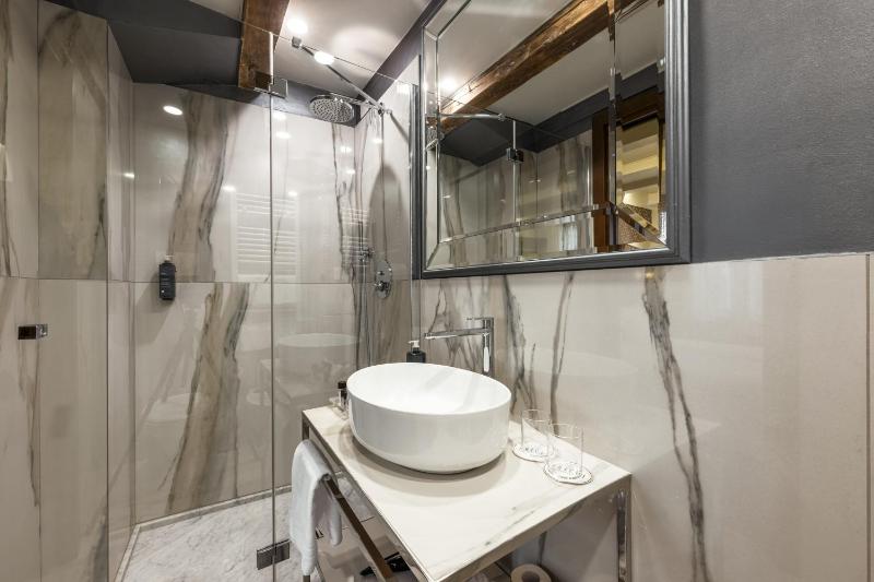 Classic Room image 4