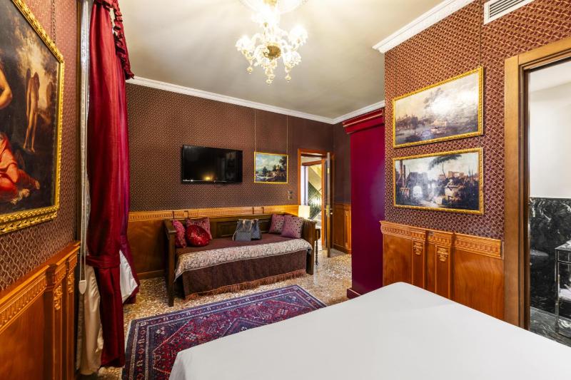 Two-Bedroom Suite image 2