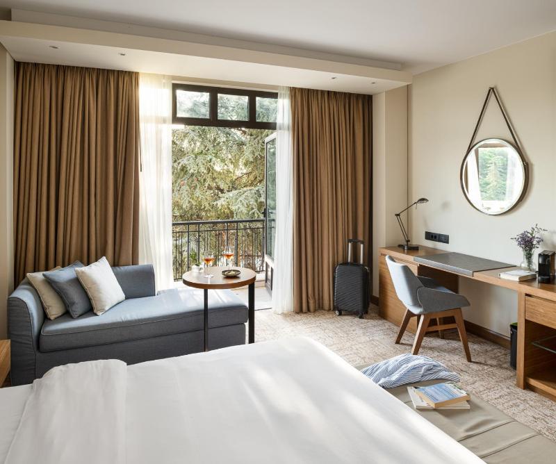 King Room image 3
