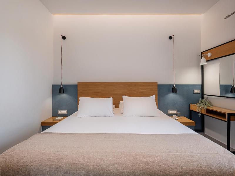 One-Bedroom Apartment image 4