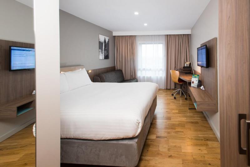 Double Room with Sofa Bed image 3