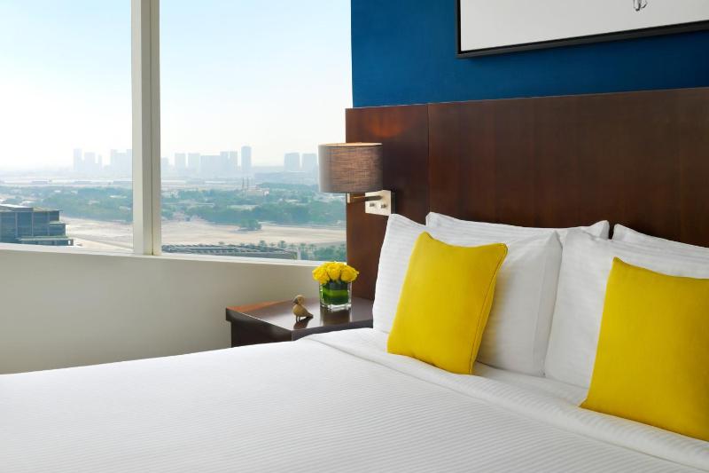 Premium King Room image 3