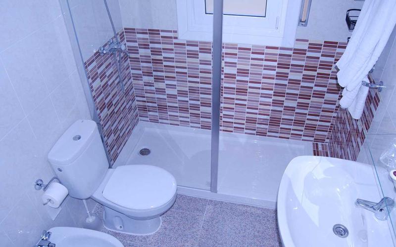 Double or Twin Room image 2