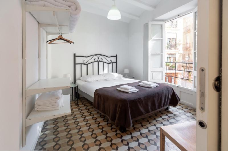 One-Bedroom Apartment image 4