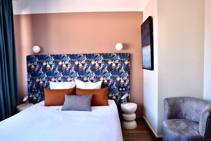 Comfort Queen Room image 1