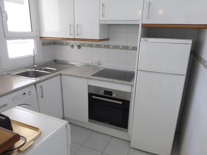 Nice 2 bedroom apartment - image 20