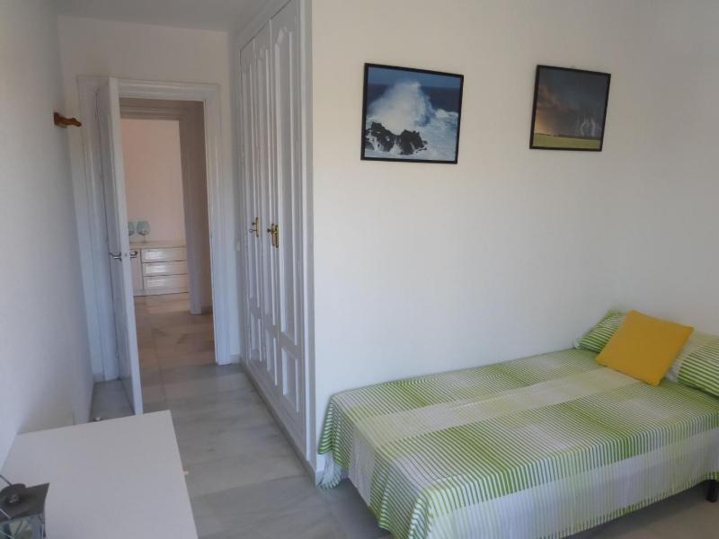 Nice 2 bedroom apartment - image 21