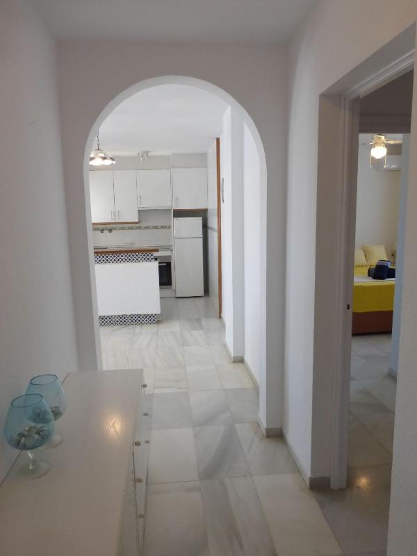 Nice 2 bedroom apartment - image 28
