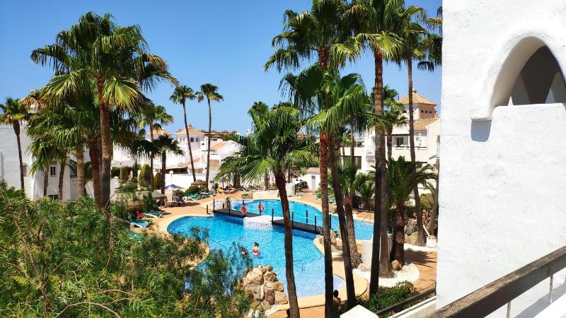 Nice 2 bedroom apartment - image 13