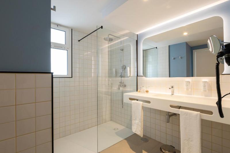 Superior Suite Sea View image 4