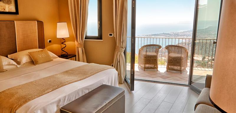 Junior Suite with Sea View image 1