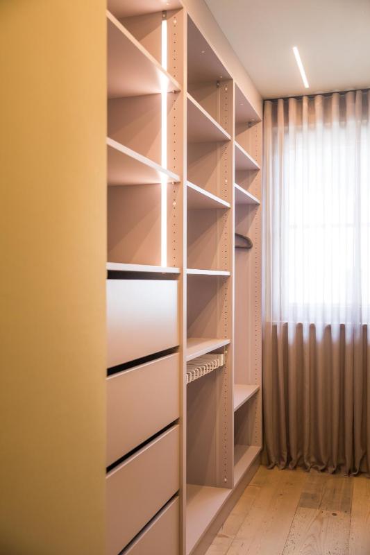  Royal Suite image 4