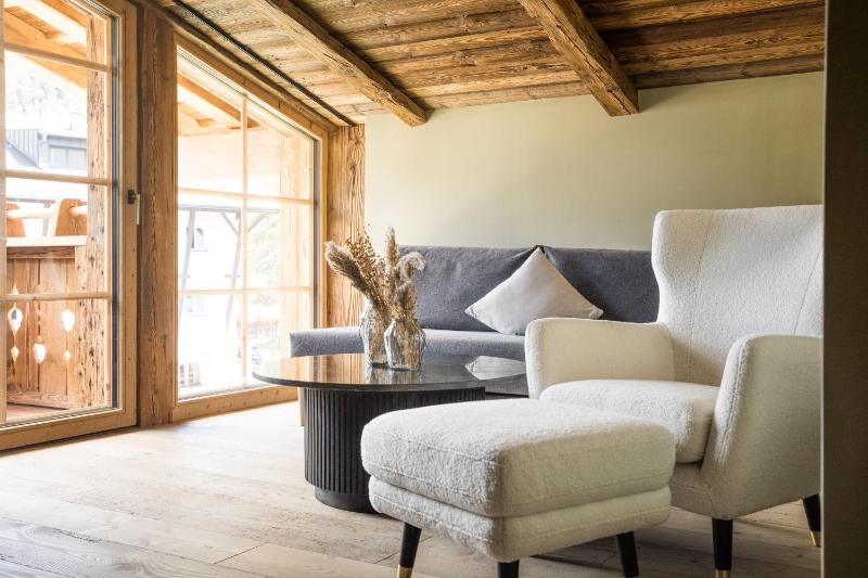  Royal Suite image 3