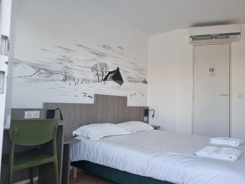 Double Room image 1