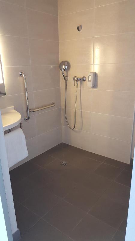 Triple Room - Disability Access image 2