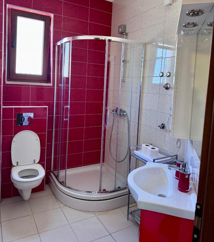 One-Bedroom Apartment with Terrace and Sea View image 2