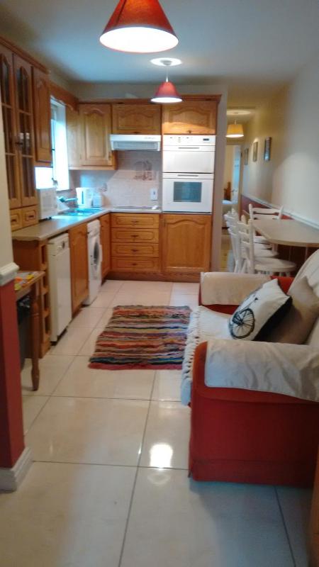 Single Room with Shared Bathroom image 1