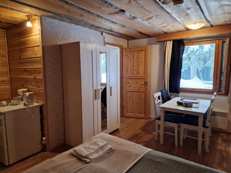 Double or Twin Room image 3