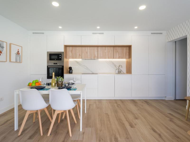 Refurbished 2 bedrooms house private pool - image 18