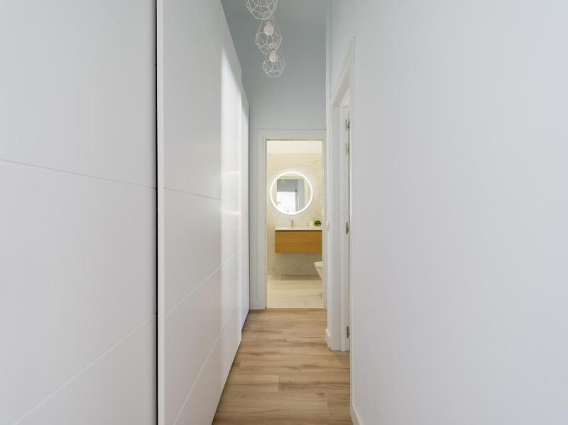 Refurbished 2 bedrooms house private pool - image 17