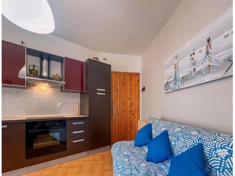 Modern apartment with a spacious terrace - image 28
