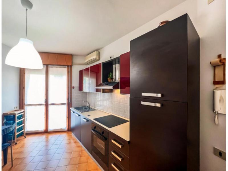 Modern apartment with a spacious terrace - image 27