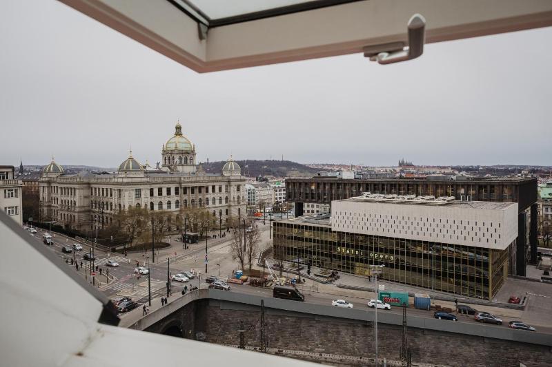 Studio Apartment image 3