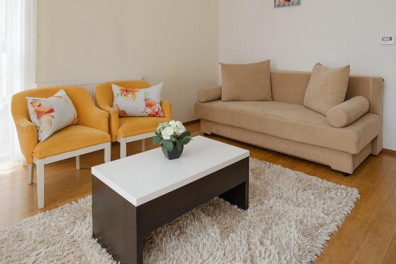 Sah Apartment with Balcony image 3