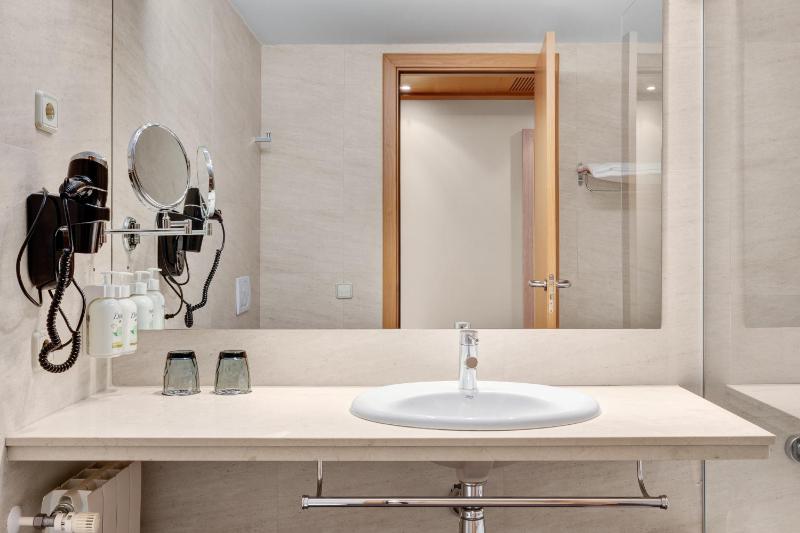 Superior Double Room image 3