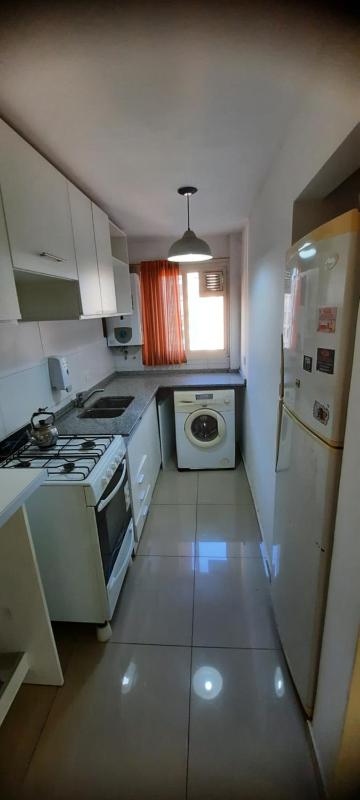 Depto céntrico de 3 habitaciones y cochera - image 8
