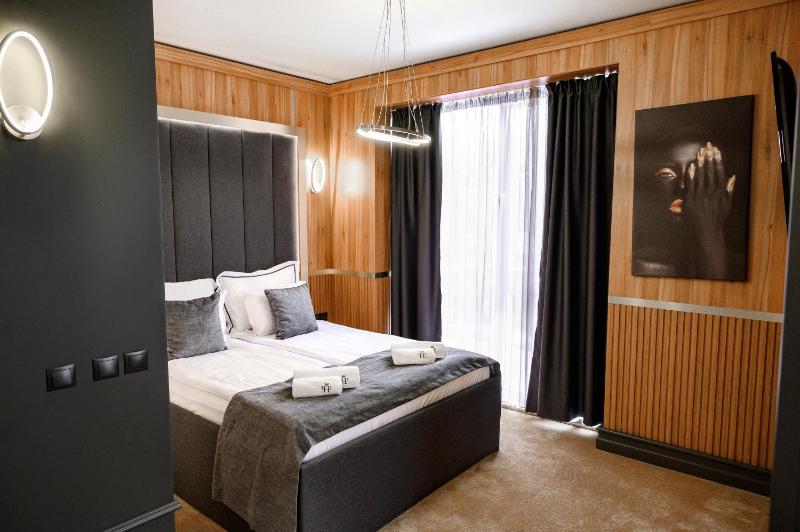 One-Bedroom Apartment - 2nd Floor (Renovated Room) image 1