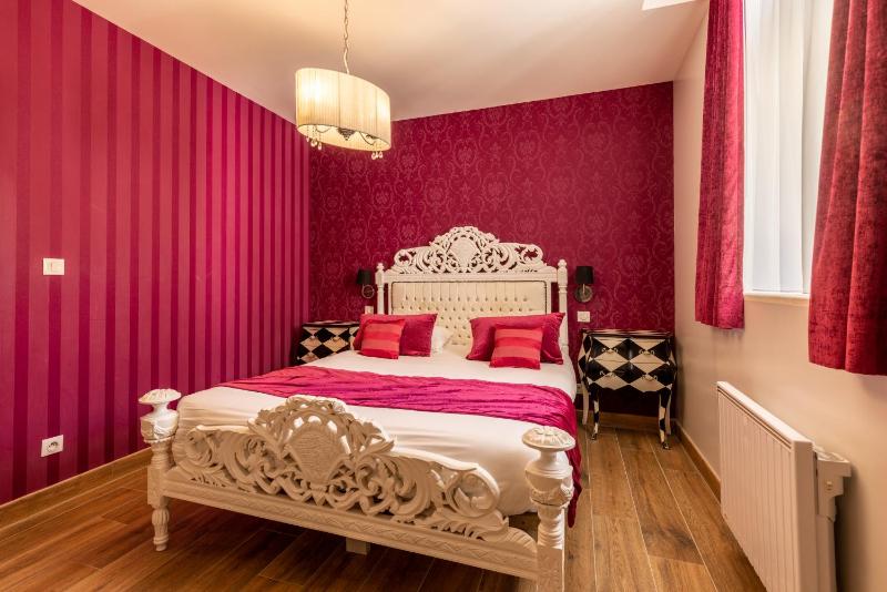 One-Bedroom Suite image 3