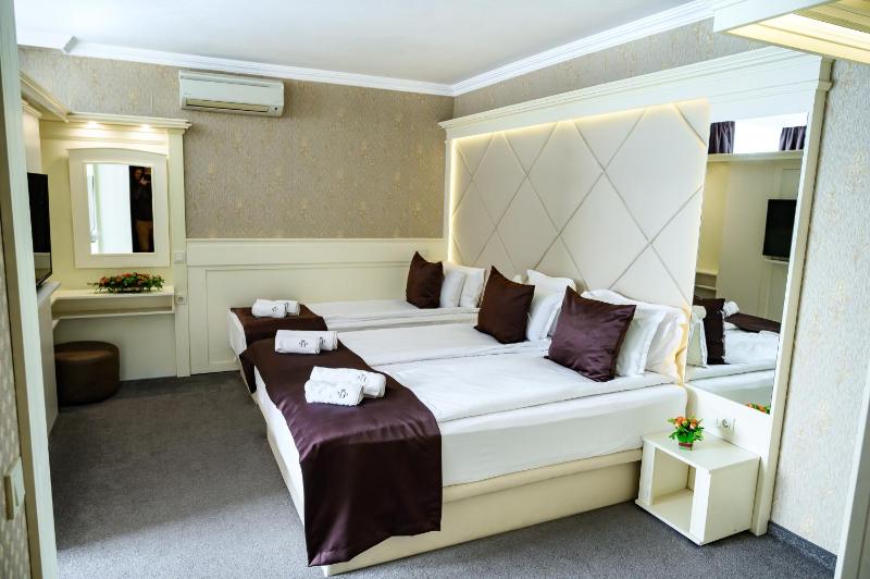 Junior Suite (Non-Renovated Room) image 1
