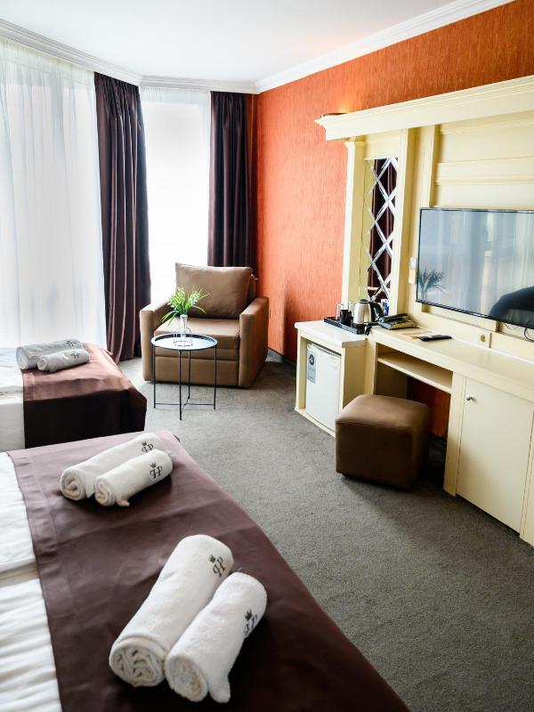 Standard Double or Twin Room - Non-Renovated Room image 1