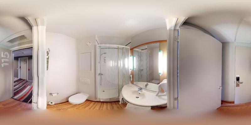 Double Room image 3
