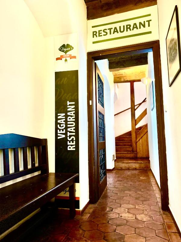 Studio Apartment image 4