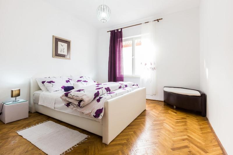 Apartment image 2