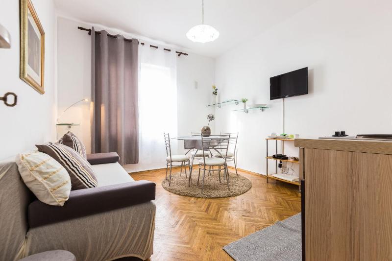 Apartment image 3