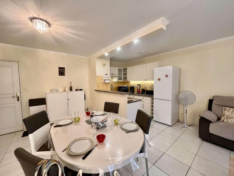 Appartement 2P avec Balcon Proche Centre et Plages - Parking Inclus Cavalaire - FR-1-226B-127 - image 9