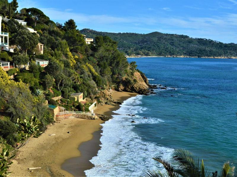 Appartement 2P avec Balcon Proche Centre et Plages - Parking Inclus Cavalaire - FR-1-226B-127 - image 17