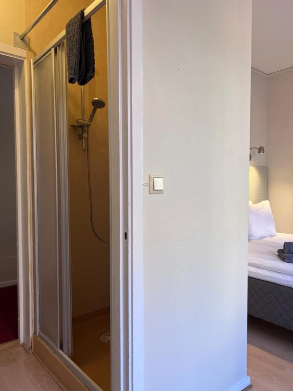 Small Double Room image 3