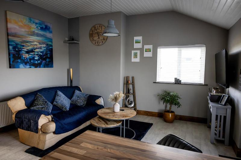 One-Bedroom Apartment image 3