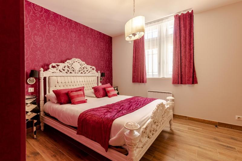 One-Bedroom Suite image 1